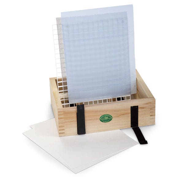 9737971-Arnold Grummer’s® Large Pour Handmold